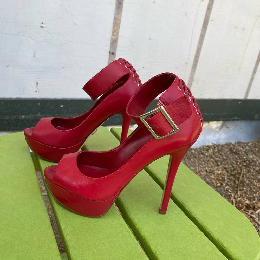 Bebe heel